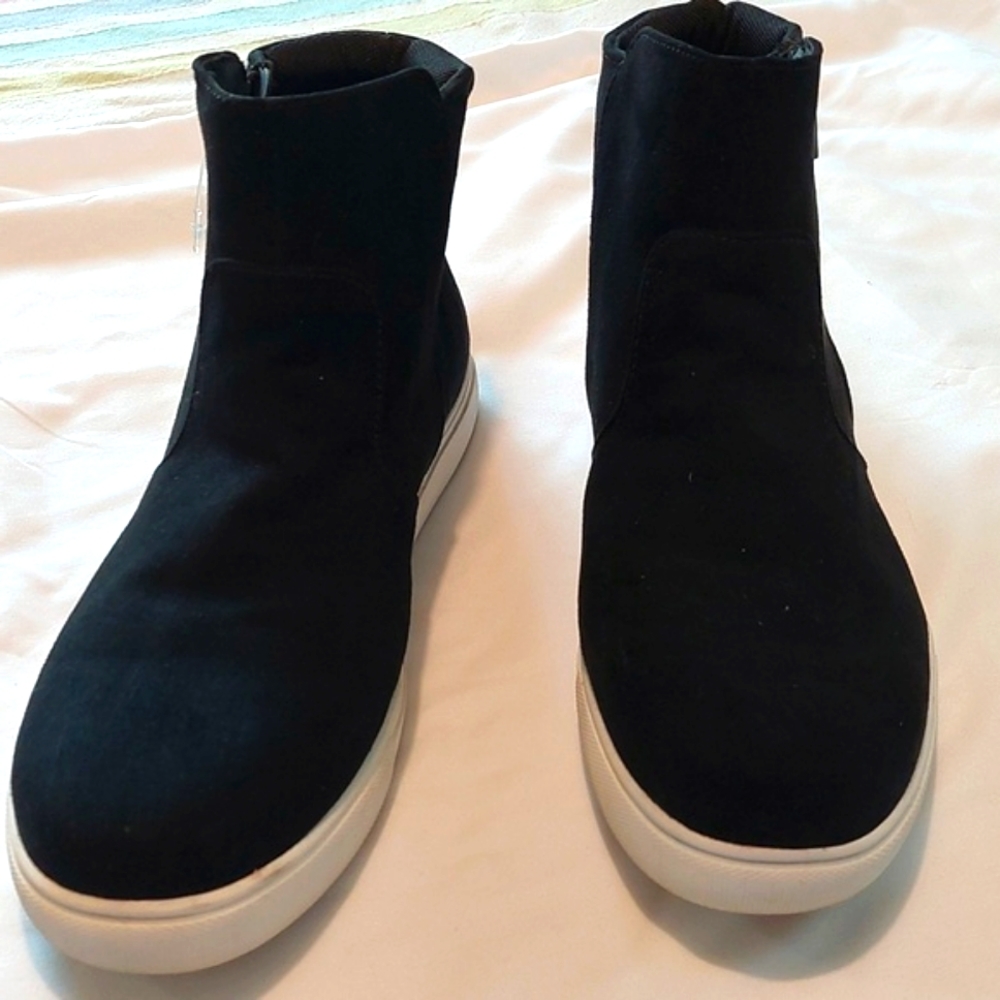 Izod Black Suede Ankle Booties with White Soles